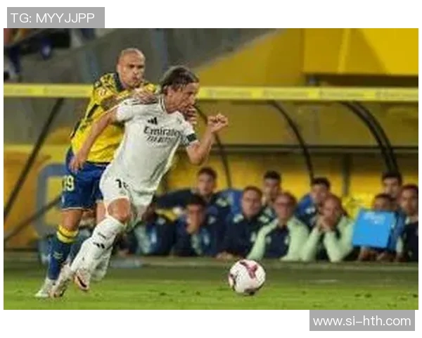 马卡：维尼修斯在家建造笼式网球场，成为皇马队友的联谊据点